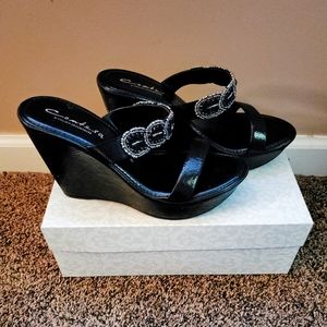 Contesa Black Wedge Heels